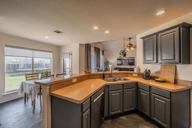 660 Rosario Lane, Fort Worth, TX 76052