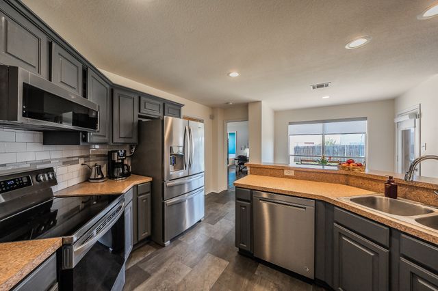 660 Rosario Lane, Fort Worth, TX 76052