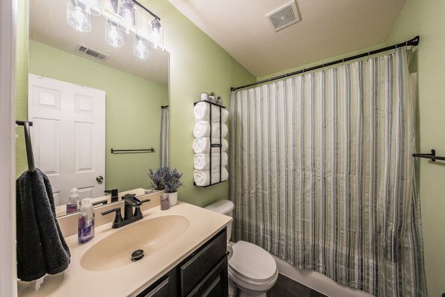 660 Rosario Lane, Fort Worth, TX 76052