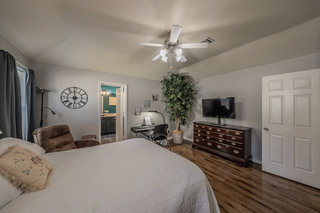 660 Rosario Lane, Fort Worth, TX 76052