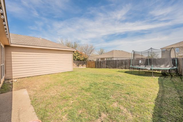 660 Rosario Lane, Fort Worth, TX 76052
