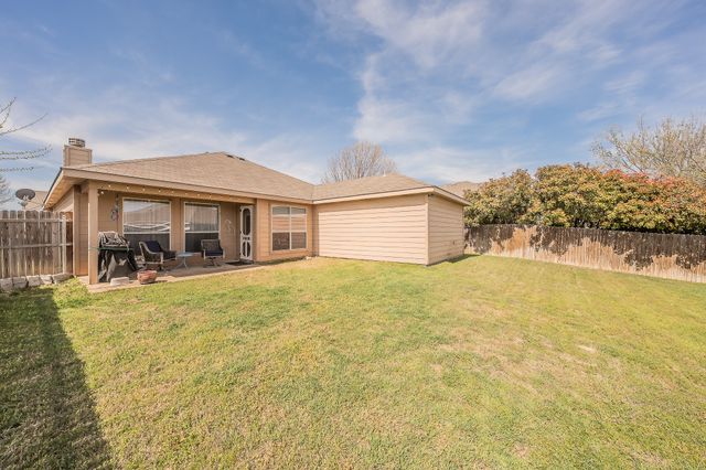 660 Rosario Lane, Fort Worth, TX 76052