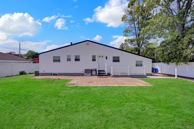 13 W 15th Street, Deer Park, NY 11729