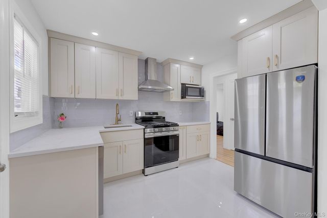 13 W 15th Street, Deer Park, NY 11729