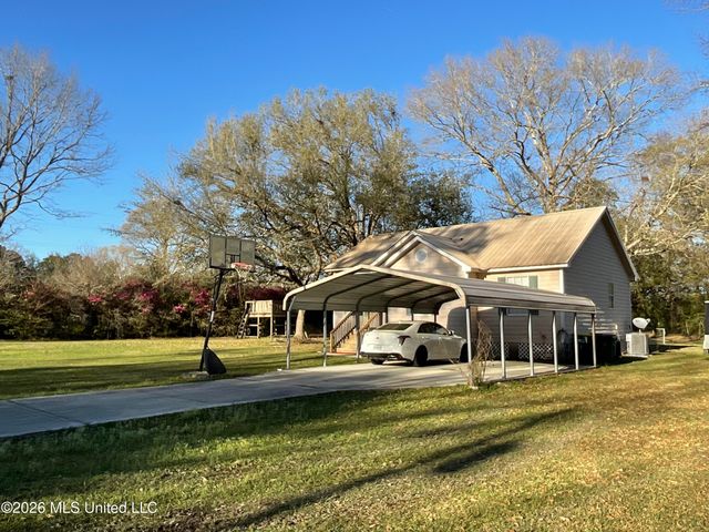 15526 Omas Road, Vancleave, MS 39565