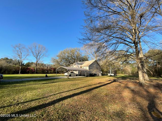 15526 Omas Road, Vancleave, MS 39565
