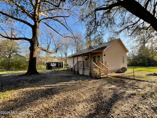 15526 Omas Road, Vancleave, MS 39565