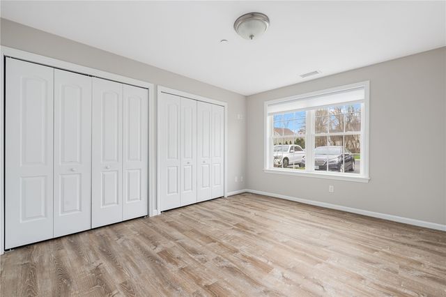 2 Gray Coach Lane 202, Cranston, RI 02921