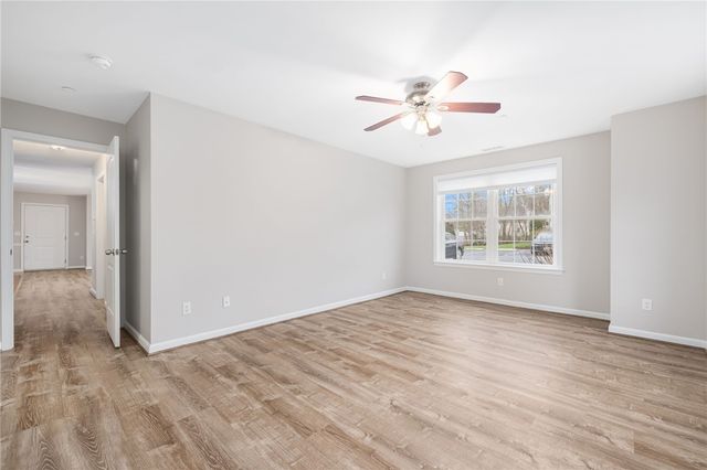 2 Gray Coach Lane 202, Cranston, RI 02921