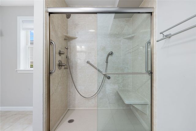 2 Gray Coach Lane 202, Cranston, RI 02921