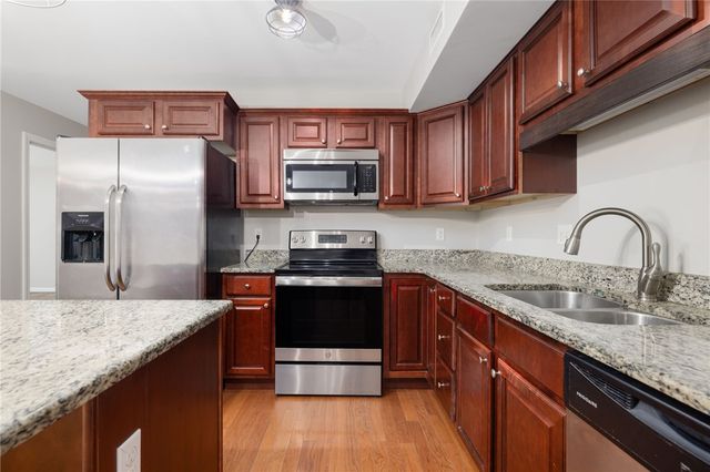 2 Gray Coach Lane 202, Cranston, RI 02921