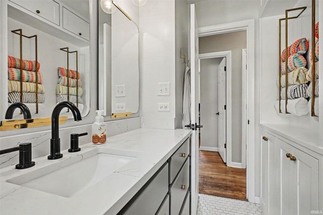 3506 Chevy Chase, South Bend, IN 46615