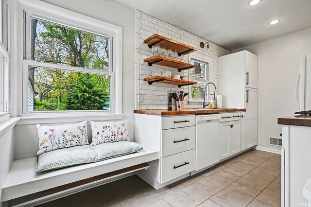 3506 Chevy Chase, South Bend, IN 46615
