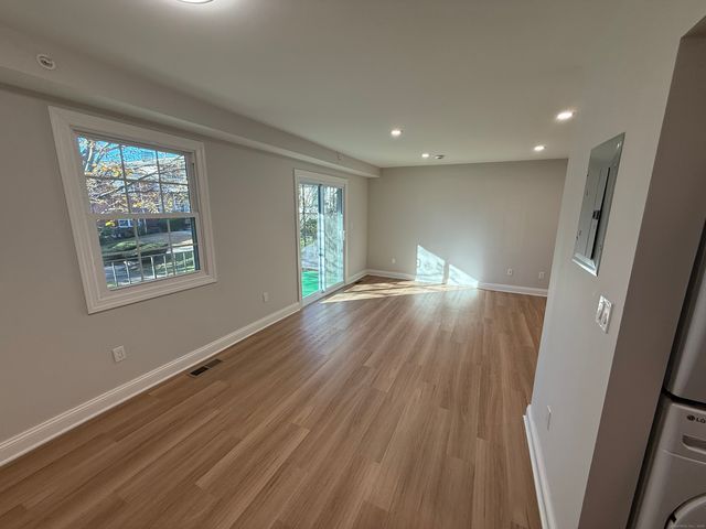 50 Greenhouse Road 42A, Bridgeport, CT 06606