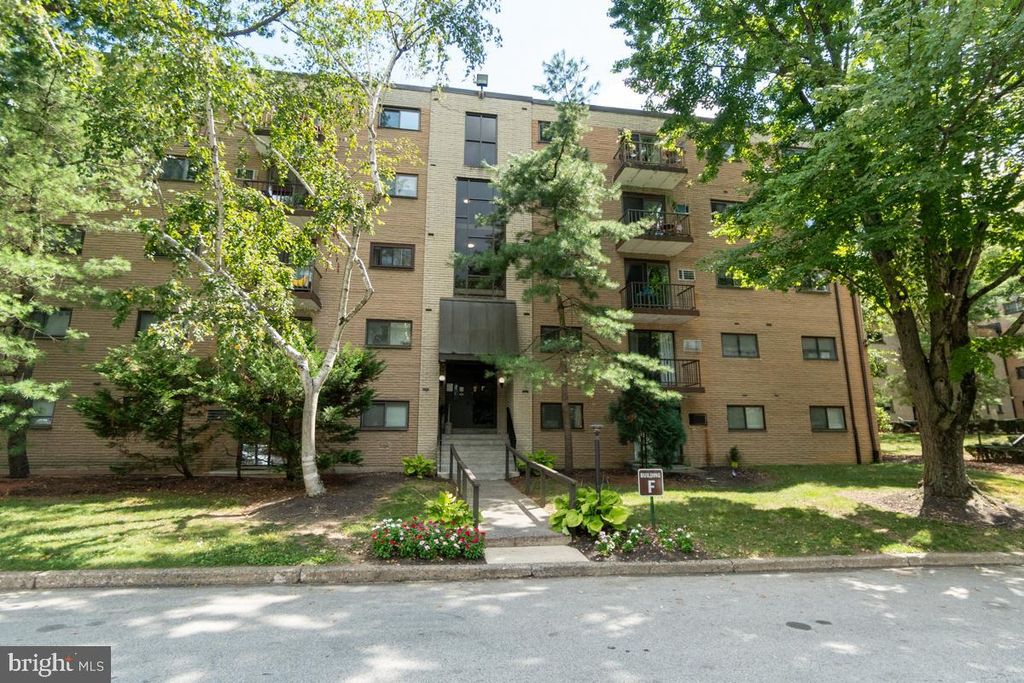 400 GLENDALE RD #F30, HAVERTOWN, PA 19083 — exterior