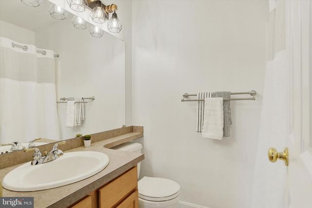 305 SADDLE RIDGE CT, Harrisburg, PA 17110