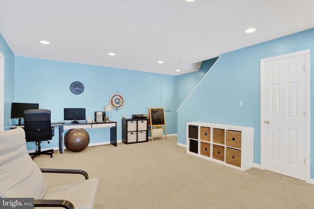 305 SADDLE RIDGE CT, Harrisburg, PA 17110