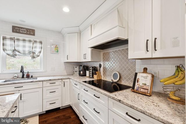 9 WHITELY RD, Downingtown, PA 19335