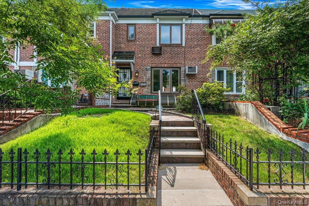8288 61st Road, Middle Village, NY 11379 — exterior