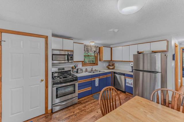 22 Wildwood Drive, Campton, NH 03223