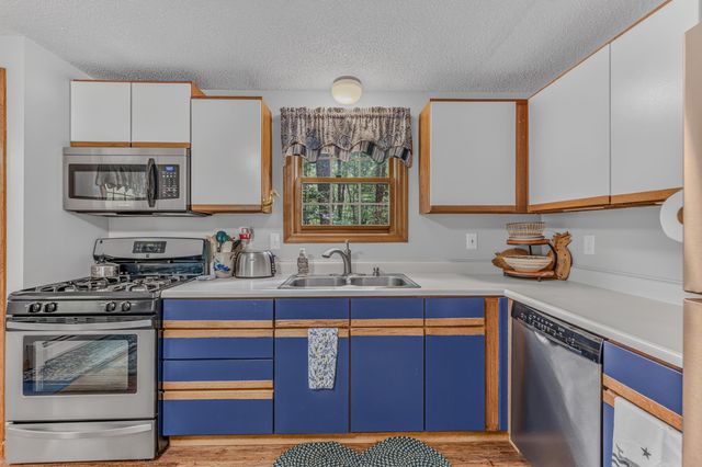 22 Wildwood Drive, Campton, NH 03223