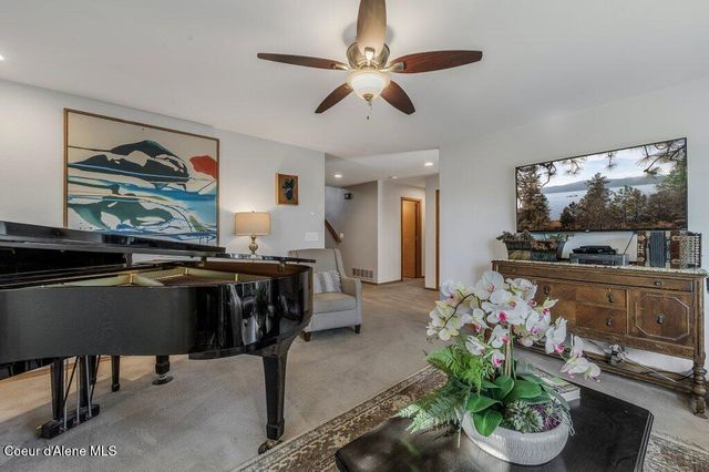 11413 N Summit Loop, Hauser, ID 83854