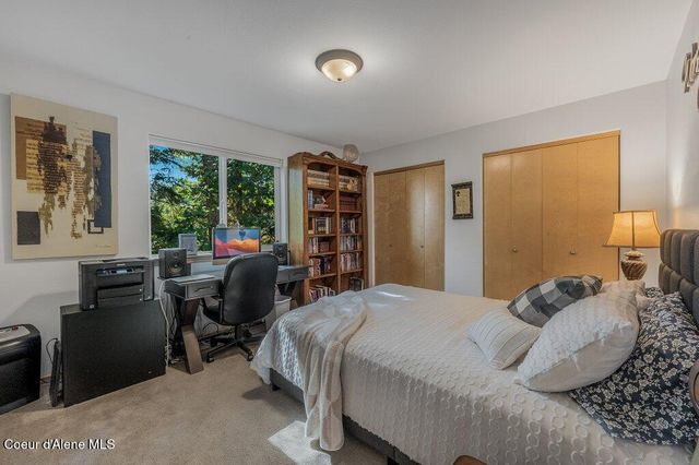 11413 N Summit Loop, Hauser, ID 83854