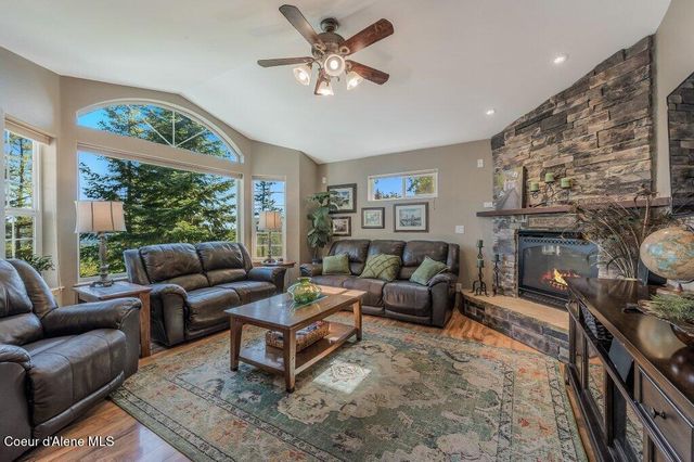 11413 N Summit Loop, Hauser, ID 83854