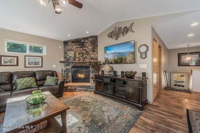 11413 N Summit Loop, Hauser, ID 83854