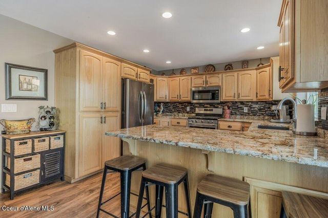 11413 N Summit Loop, Hauser, ID 83854