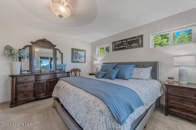 11413 N Summit Loop, Hauser, ID 83854