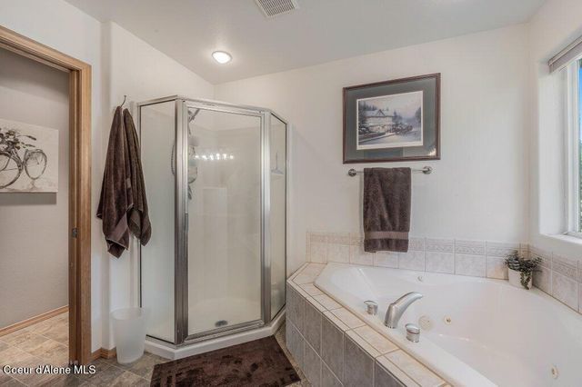 11413 N Summit Loop, Hauser, ID 83854