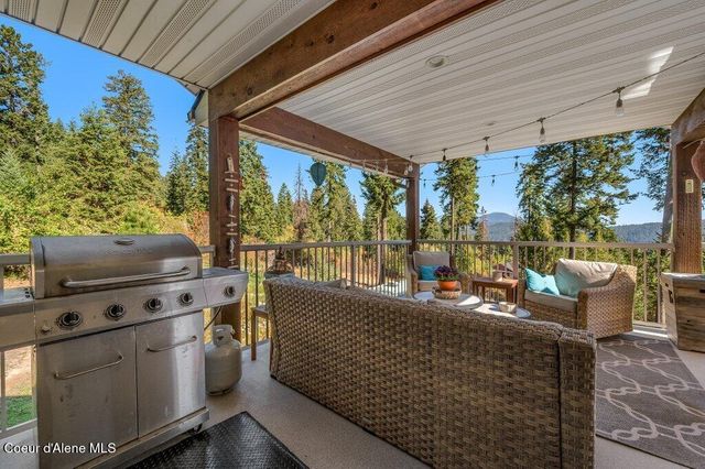 11413 N Summit Loop, Hauser, ID 83854