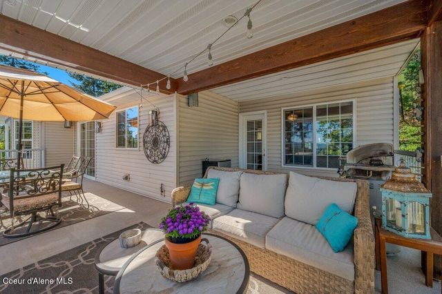 11413 N Summit Loop, Hauser, ID 83854