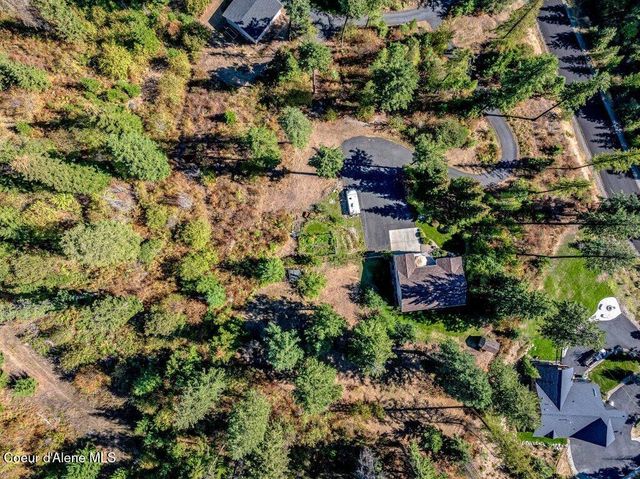 11413 N Summit Loop, Hauser, ID 83854