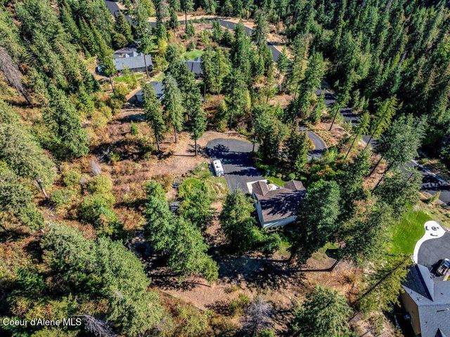 11413 N Summit Loop, Hauser, ID 83854