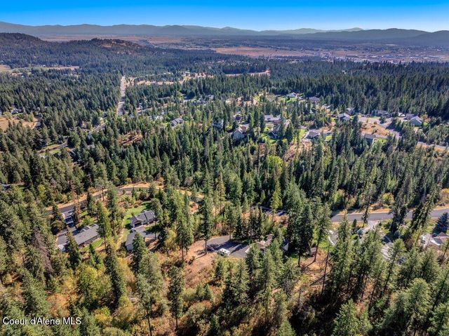 11413 N Summit Loop, Hauser, ID 83854