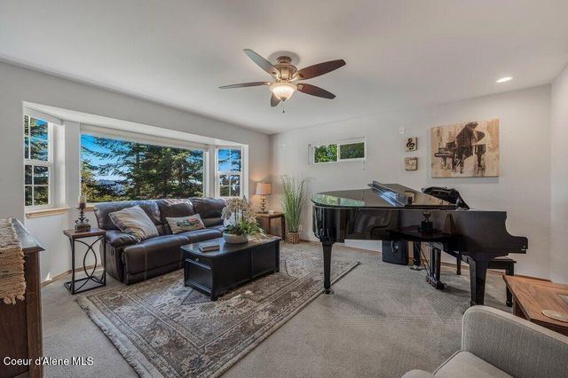 11413 N Summit Loop, Hauser, ID 83854