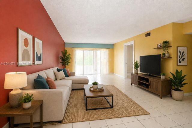 1975 W 44th Place 310, Hialeah, FL 33012