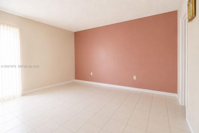 1975 W 44th Place 310, Hialeah, FL 33012