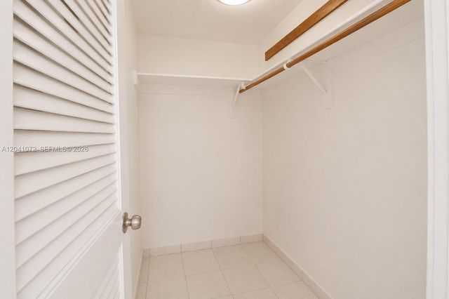 1975 W 44th Place 310, Hialeah, FL 33012