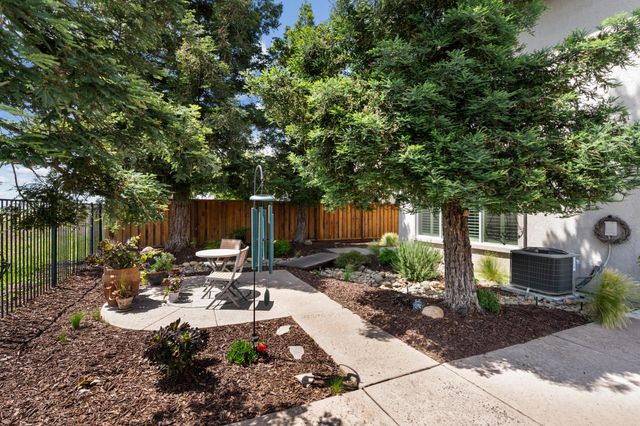 2604 Snowy Egret Way, Elk Grove, CA 95757