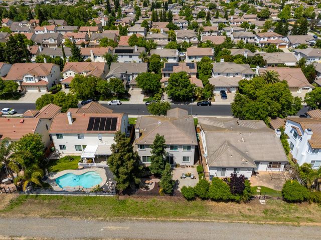 2604 Snowy Egret Way, Elk Grove, CA 95757