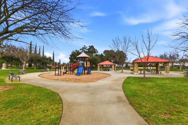 2604 Snowy Egret Way, Elk Grove, CA 95757