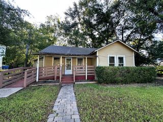 1308 N San Jacinto Street, Conroe, TX 77301