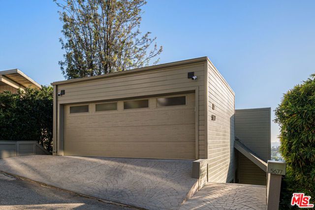 5677 Spreading Oak Drive, Los Angeles, CA 90068
