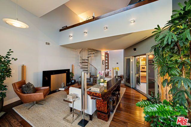 5677 Spreading Oak Drive, Los Angeles, CA 90068