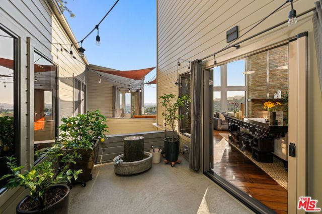 5677 Spreading Oak Drive, Los Angeles, CA 90068