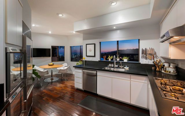 5677 Spreading Oak Drive, Los Angeles, CA 90068