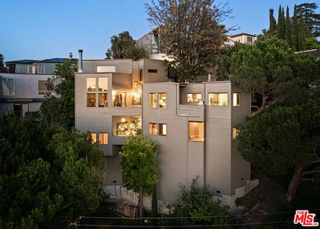 5677 Spreading Oak Drive, Los Angeles, CA 90068